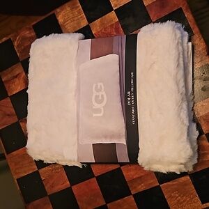 UGG Standard/Queen Polar/Snow/White Pillowcase